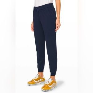 Lululemon On the fly Jogger *Woven*